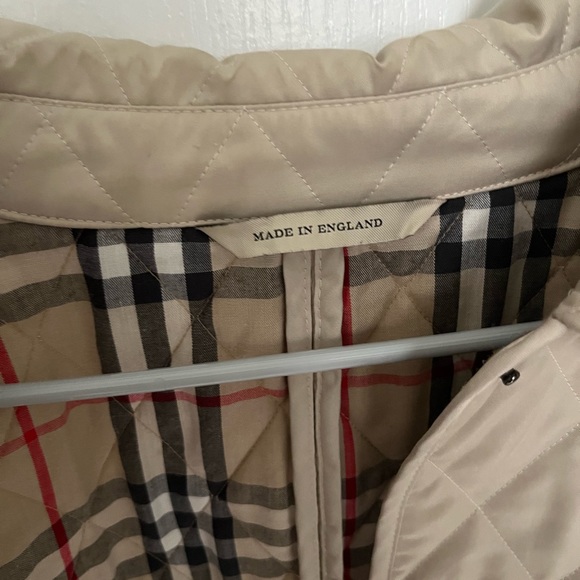 Tan Burberry Quilted Jacket Size M - Picture 11 of 13